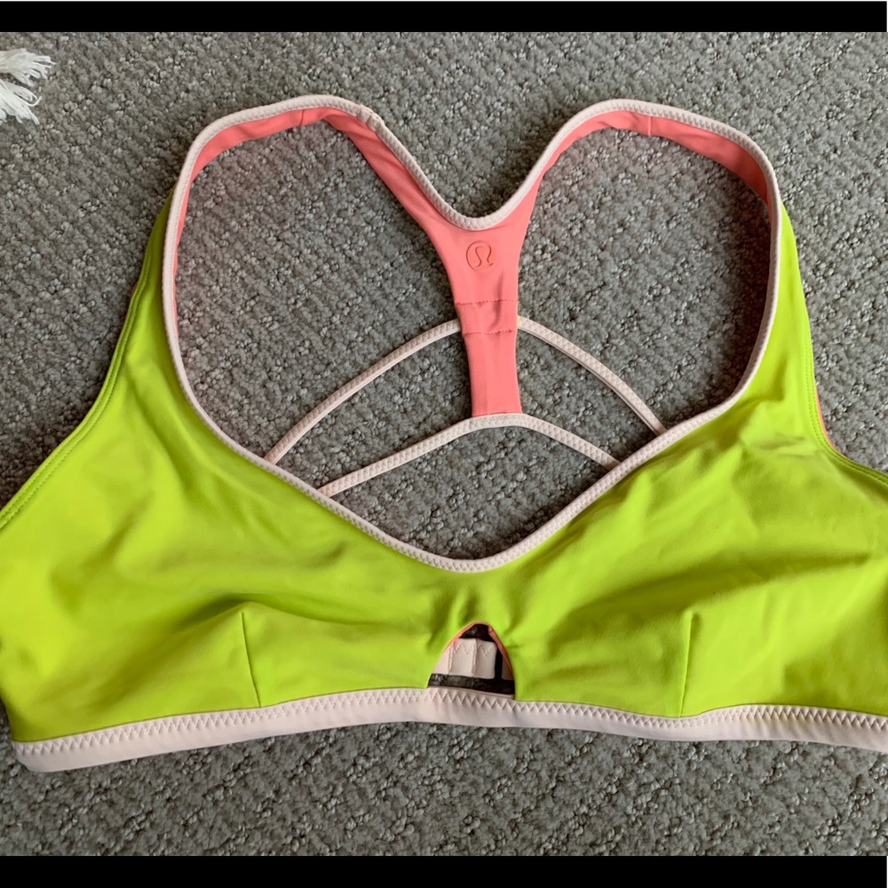 Lulu Lemon - Reversible baiting suit top